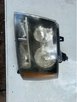 2007-2014 Chevy Tahoe headlight