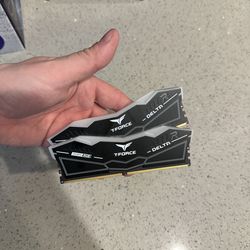 32 Gb DDR5 RAM T Force 6000mhz