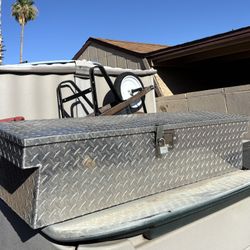 Locking Truck Tool Box 
