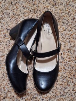 Mary Jane pumps