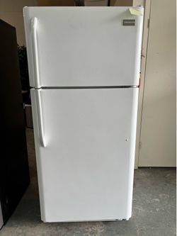USED FRIGIDAIRE TOP FREEZER FRIDGE