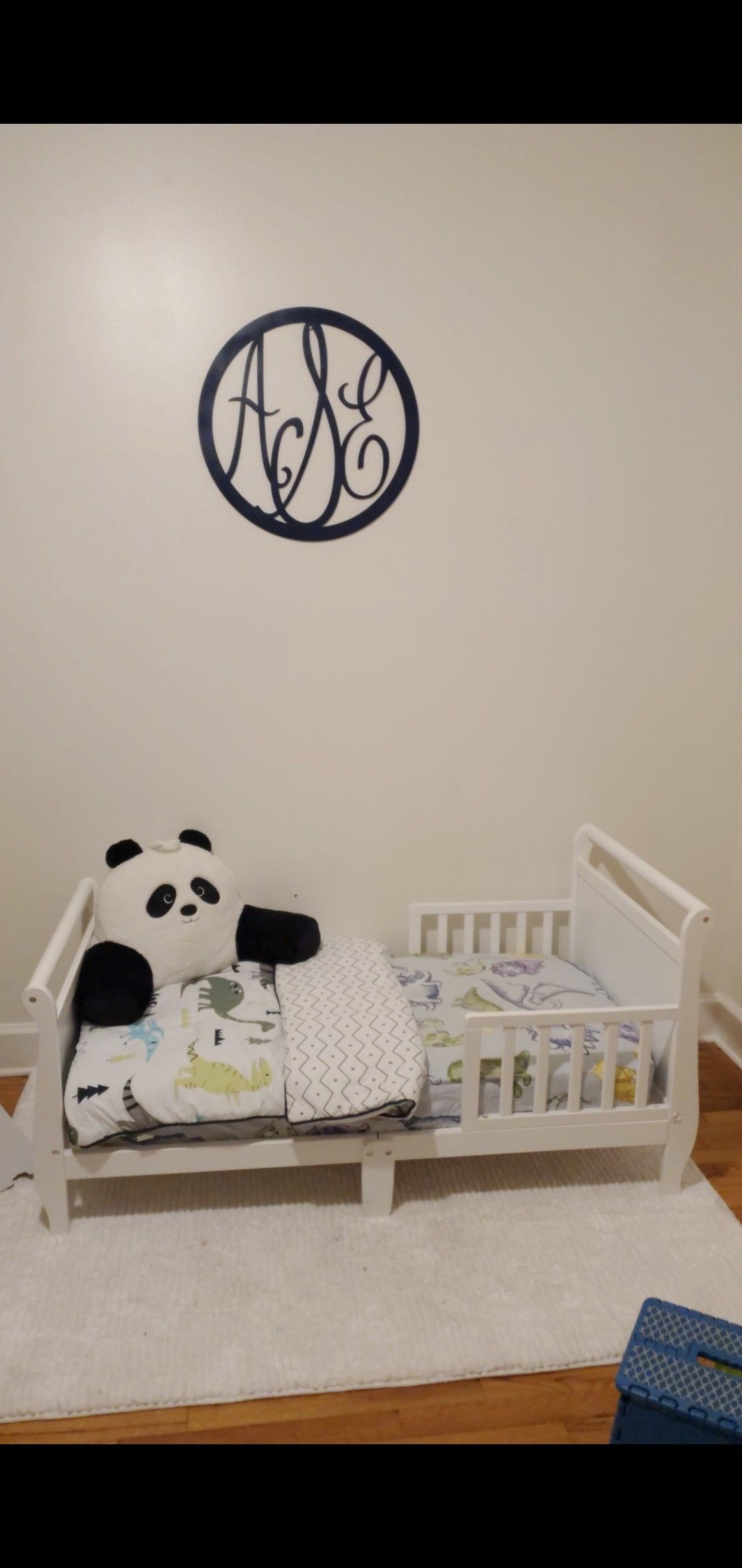 White toddler bed