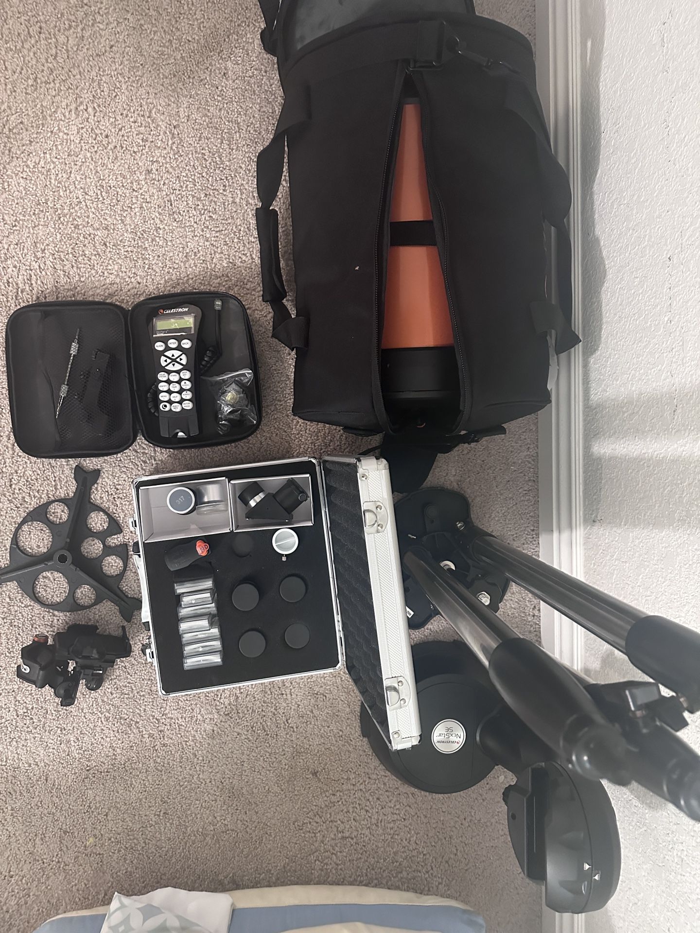 Celestron 8SE With bag, Lense Kit, WiFi Module And nexyz Adapter