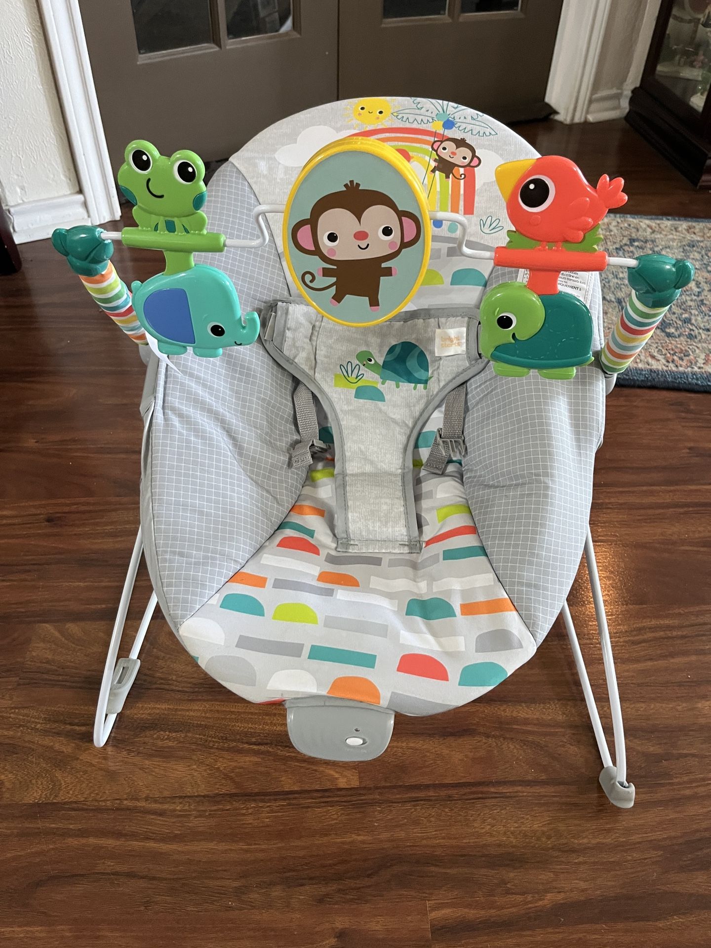 Comfy Baby Bouncer Seat with Vibration and Toys