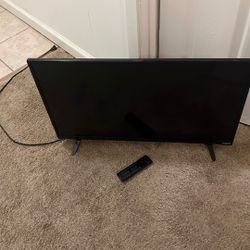 28in Vizio Tv With Remote.