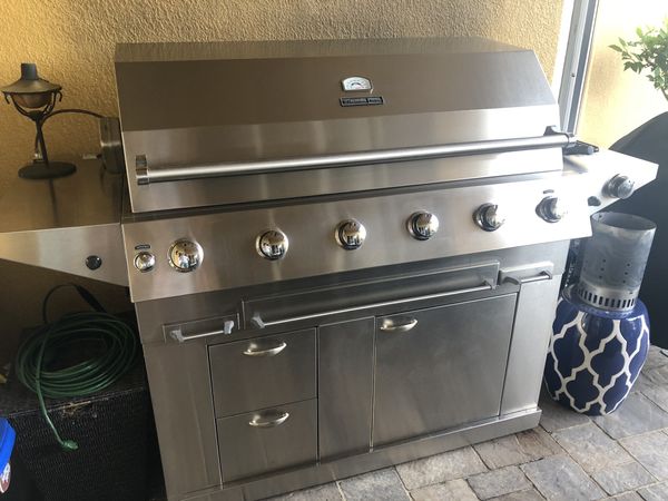 Electrolux Icon Gas Grill for Sale in Heathrow, FL - OfferUp