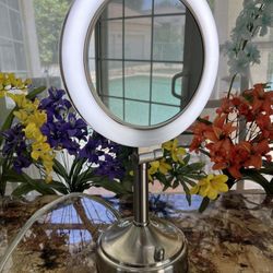  Lighted Vanity Mirror