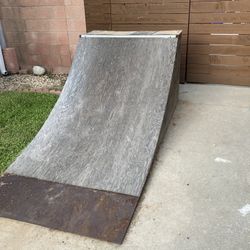 3 Foot Tall Quarter Pipe Skate Ramp 