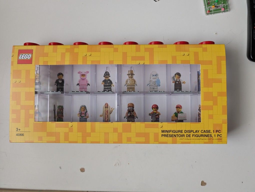 NEW Lego mini figure Display Case 16 (RED)