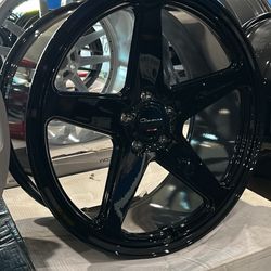 GIOVANNA 2290B 5x120 SIZE 22x9 OFFSET:+35mm GLOSS BLACK