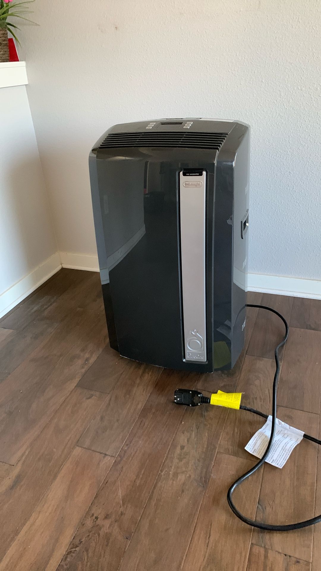 DeLonghi Portable AC 3865W Cooling Capacity