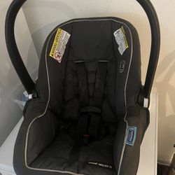 Graco Snugride Car seat With Base