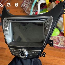 2010-2013 Hyundai Elantra Android Radio With A Back Up Camera