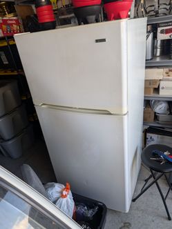 Refrigerator/ Freezer