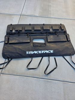 Raceface tailgate cover