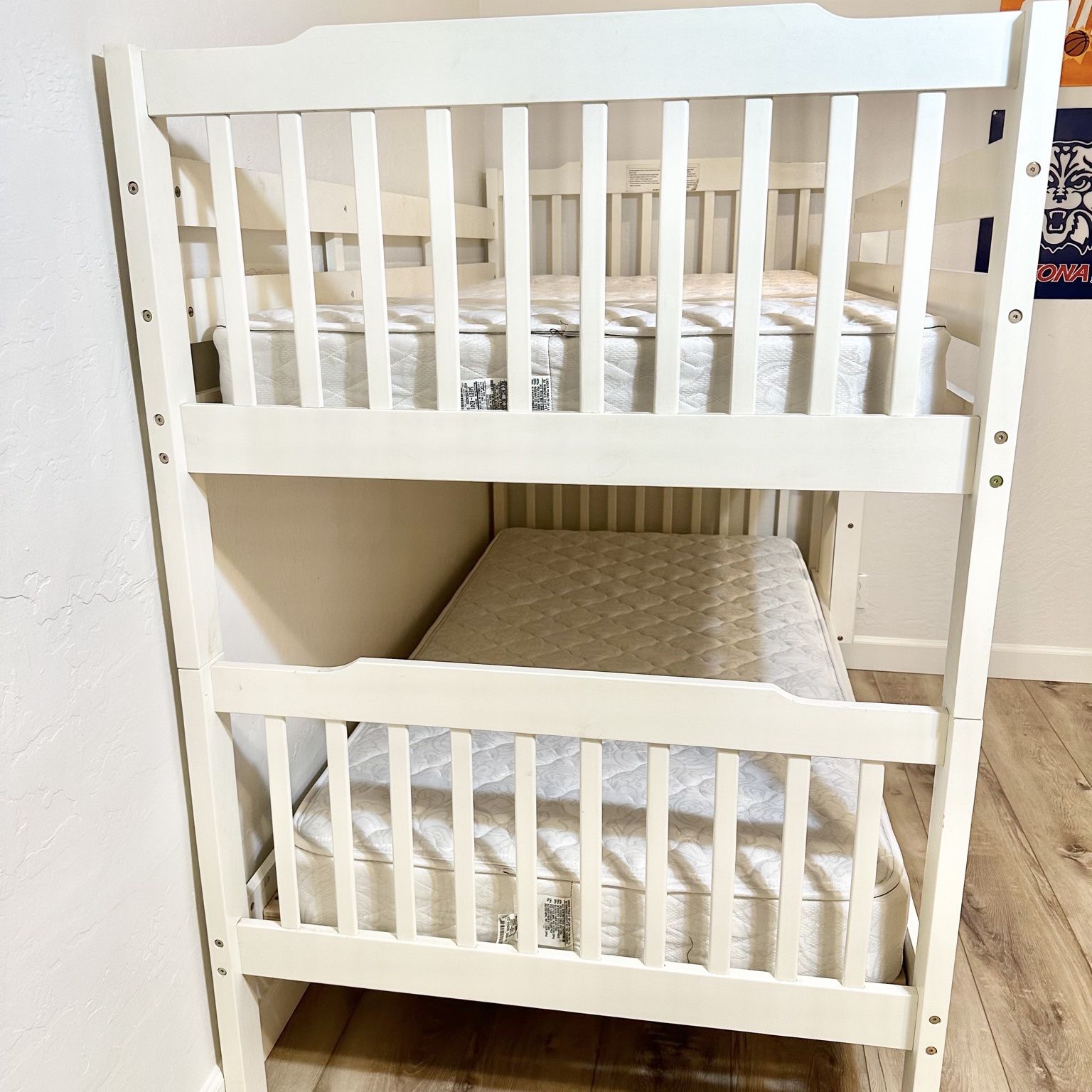 White Wooden Bunk Bed /2 Twin Beds 