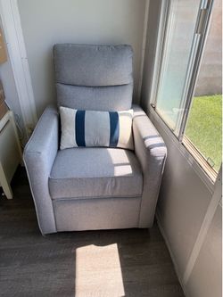 Swivel rocking chair for nursing