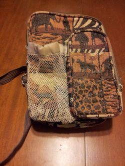 Clean backpacks and other totes