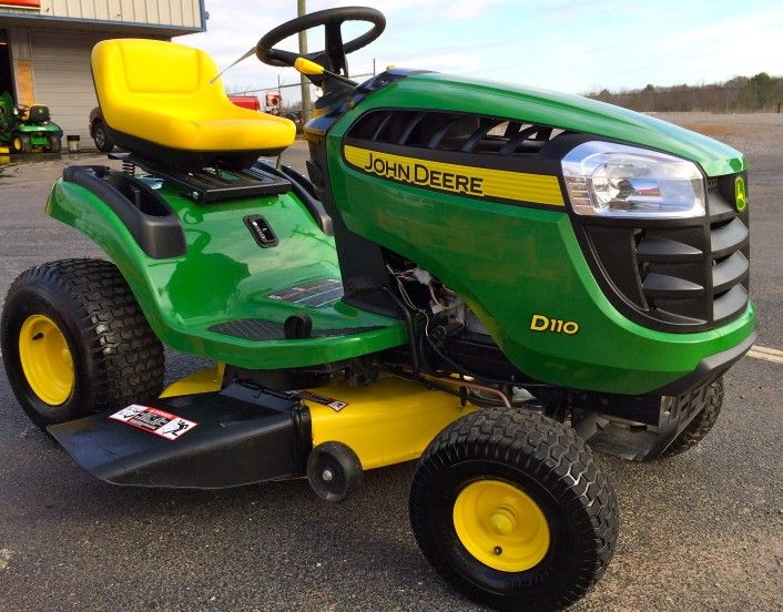 John Deere D110 Tractor Lawn Mower for sale