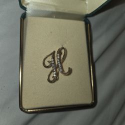 Brooch 