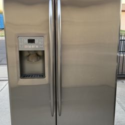 REFRIGERATOR GE COUNTER DEEP STAINLESS STEEL 