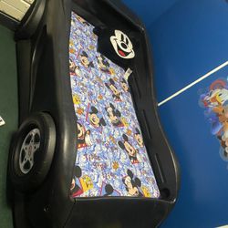 🛏️🛏️⭐️⭐️$$290 with thinner style mattress $200 just frame no mattress-this is NOT a toddler bed. This is a big, big twin frame needs space in big ro