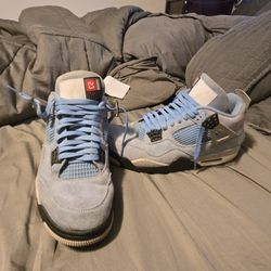 Jordan 4 university blue 