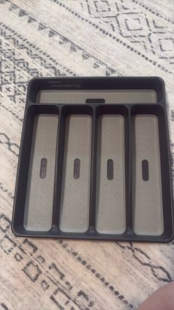 Silverware tray