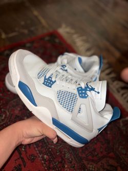 Hurry hurry now for the low Nike air Jordan blue and white