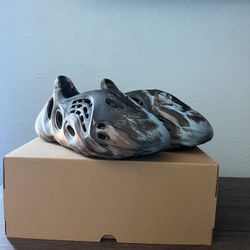 Adidas Yeezy Foam Runner MX Cinder 