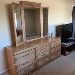 Solid Oak Queen Bedroom Suite