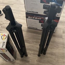 2 Speaker Stands