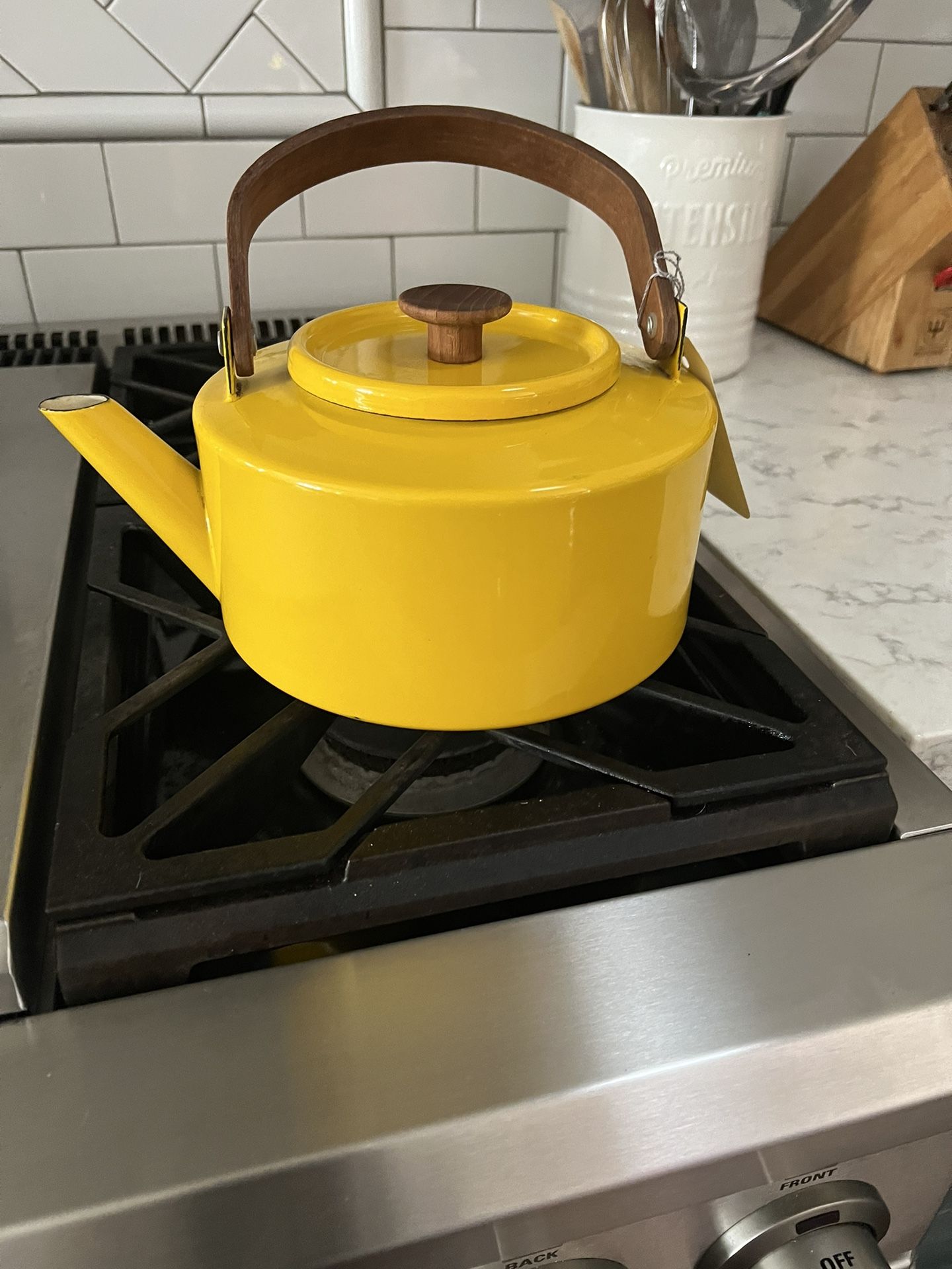 Vintage oodoo Yellow Enamel Tea Kettle Pot MCM Wood teak Michael Lax design - Holland