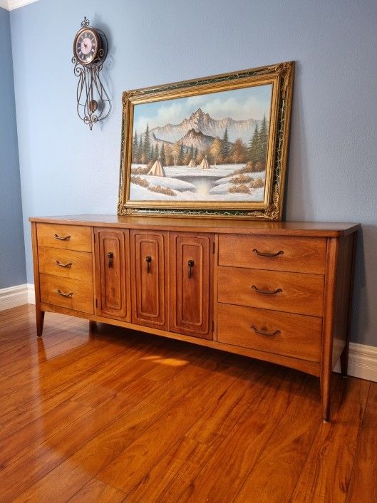 Broyhill Dresser