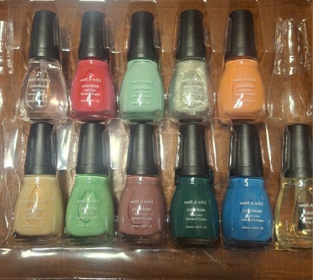 WET & WILD Color Icon polish