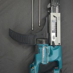 Makita 18V LXT Lithium-Ion Cordless Autofeed Screwdriver (Tool-Only)