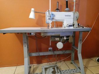 Upholstery sewing machine