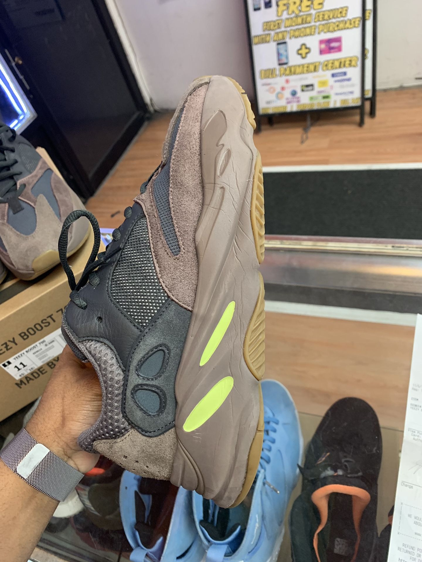 Adidas Yeezy Boost 700 Muave 3 size available 11 , 11 5 and 9 all A+ stock