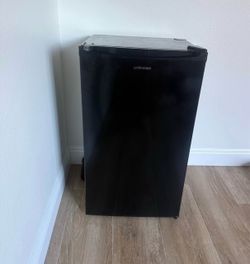 LIKE NEW MINI FRIDGE