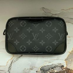 Louis Vuitton Wearable Wallet ( Can Negotiate On The Price )