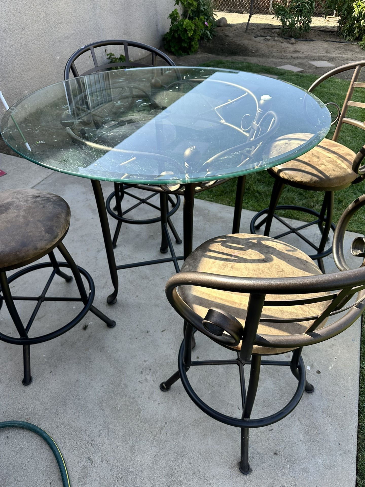 Dinning Table (read description)