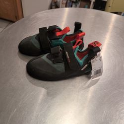 Climbing Shoes 5.10 ASYM Size 6.5, 39-1/3 NWT Indoor Outdoor Gym 