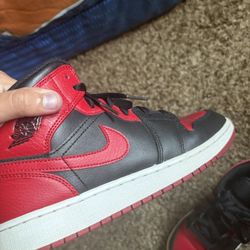 Jordan 1 mid banned