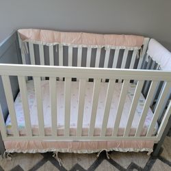Crib / Toddler Bed /bookshelf  3 In 1