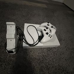 Xbox One S (Power Cord, Two Controllers, and Controller Charger 