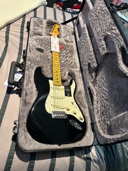 Fender American Professional II Stratocaster w/ maple board electric guitar