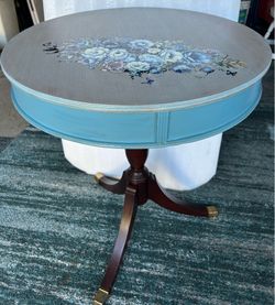 Round entry or side table