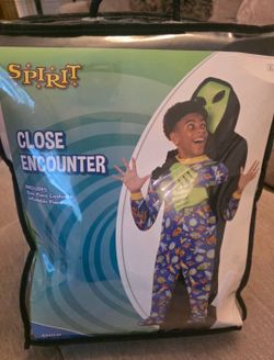 Close encounter Costume