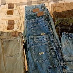 HUGE LOT: 22 Pairs Wrangler Men’s Denim Shorts - Size 38