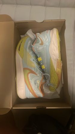 Kyrie 8  Glacier Blue/Yellow Strike size 14
